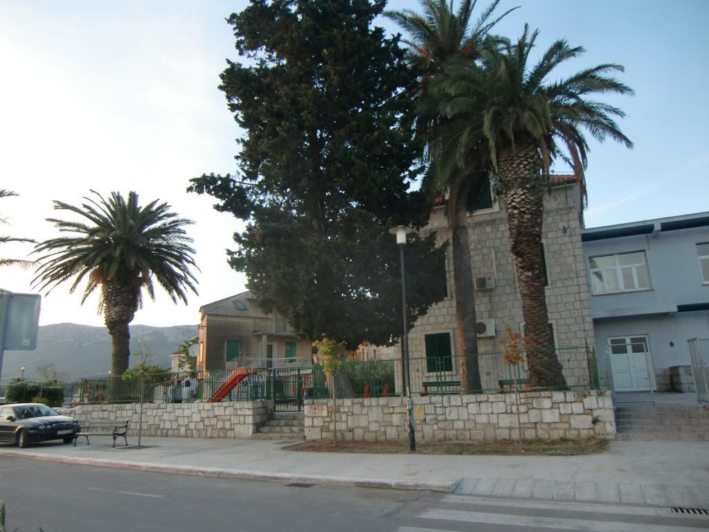Apartments Mali Raj Vranjic Exteriör bild