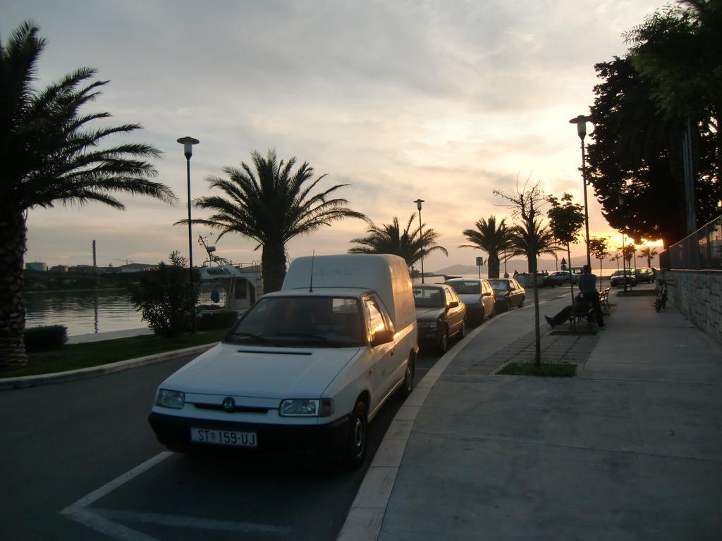 Apartments Mali Raj Vranjic Exteriör bild